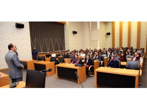 Selçuklu’da üniversite öğrencileri Konya’yı tanıyor