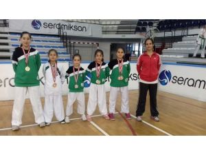 Salihli Belediyesi Karate takımı Manisa şampiyonu oldu