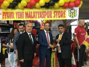 Evkur Yeni Malatyaspor’un Ankara Malatya Tanıtım Günleri’ndeki standında 17 bin 33 TL’lik satış yapıldı