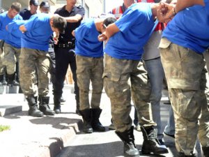 Konya Merkezli FETÖ Operasyonunda 8'i Muvazzaf 10 Astsubay Gözaltına Alındı
