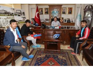 Doğu Türkistan için Adana’dan Ankara’ya pedal çeviriyorlar