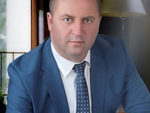 Taciz iddiasıyla adliyeye sevk edilen Belediye Başkanı tutuklandı