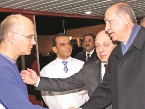 Deniz Baykal'ın Oğlu da Doktor Ekibine Dahil Oldu! Babasını Tedavi Edecek