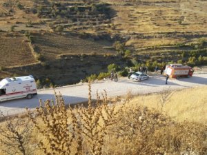 Diyarbakır'da İçinde Polislerin de Olduğu Araç Çaya Uçtu: Bir Polis Şehit Oldu