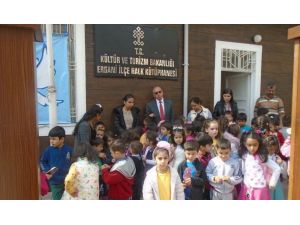 Ergani’de çocuklar hayallerindeki kütüphaneyi çizecek