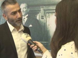 Solcu Yönetmen Onur Aydın, Meral Akşener'in Partisine Katıldı