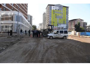 Muş Belediyesi tahrip olan yolları onarıyor