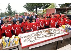81 ilden gelen toprakla Türkiye haritası yaptılar
