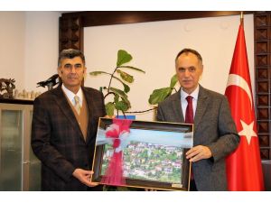 Kara Kuvvetleri eski Komutanı Çolak memleketi Trabzon’da ziyaretlerde bulunuyor