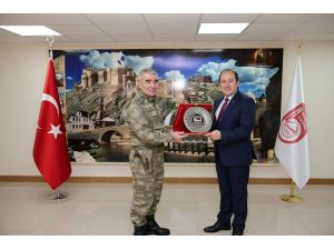 3. Ordu Komutanı Orgeneral Savaş, Vali Pehlivan’ı ziyaret etti