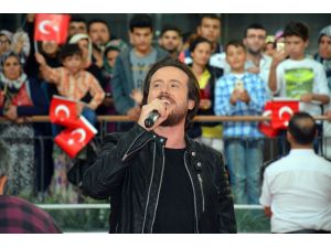 Cengiz Kurtoğlu’nun oğlu Aydın’dan yeni yılda yeni albüm müjdesi