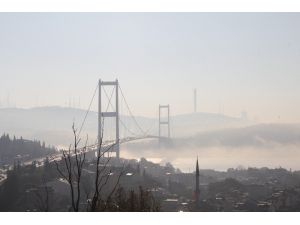 İstanbul Boğazı’nda sis kartpostallık manzara oluşturdu
