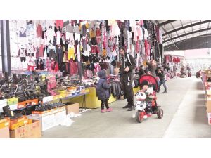 Başiskele’nin ilk kapalı semt pazarı açıldı