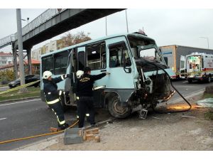 Yolcu minibüsü kaza yaptı: 1 ölü, 2 yaralı