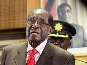 Zimbabve Devlet Başkanı Mugabe ve eşi güvende