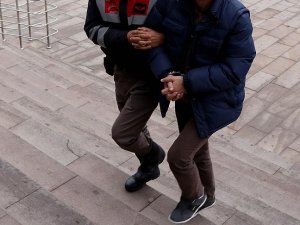 Manisa'da FETÖ operasyonu: 3 tutuklama