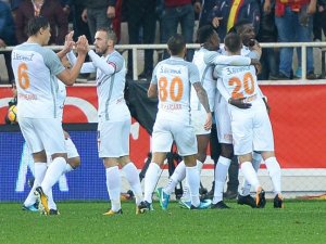 Medipol Başakşehir, Galatasaray'ı konuk ediyor