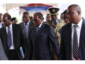 Mugabe askeri müdahalenin ardından ilk kez halkın karşısına çıktı