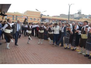 Türk ve Bulgarlar birlikte halay çekip, festival açtılar