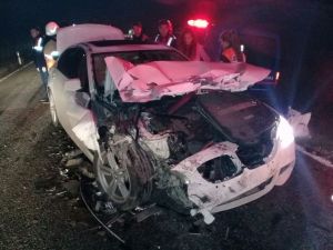 Otomobillerin çarpıştığı kazada can pazarı: 5 yaralı
