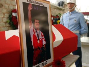 Efsane halterci Naim Süleymanoğlu son yolculuğuna uğurlanıyor