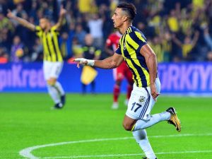 Süper Lig: Fenerbahçe: 1 - Sivasspor: 0  (İlk yarı)