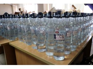 Yozgat’ta 782 şişe sahte içki ele geçirildi