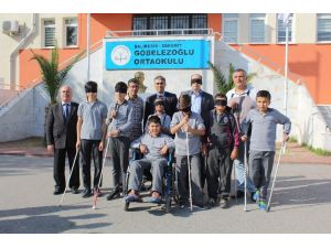 Edremit’te öğrenciler, kısa süreli engelli oldular