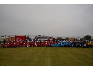 Yunusemre’de Çocuk Hakları Günü futbol şenliği düzenlendi