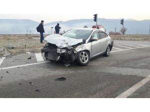 Kargı’da otomobil kamyonla çarpıştı: 1 yaralı