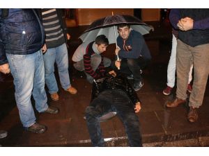 Zonguldak’ta kontrolden çıkan motosiklet otomobile çarptı: 1 yaralı