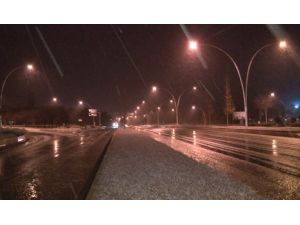 Ankara’da mevsimin ilk karı yağdı