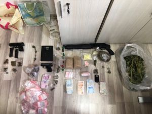 İstanbul’da zehir tacirlerine narkotik operasyonu