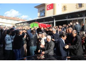 MHP İl Genel Meclis Üyesi  Özer  son yolculuğuna uğurlandı