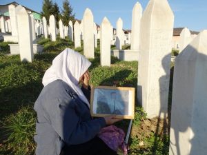 Bosnalı şehit yakınları: “Hollanda da sorumlu”