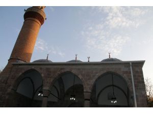 Doğu Karadeniz’de Selçuklu mimarisi ile yapılan en eski cami olan Behramşah Camisi ibadete açıldı