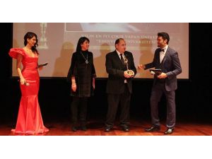 "Yılın En İyi Çıkış Yapan Üniversitesi" ödülü Esenyurt Üniversitesinin oldu