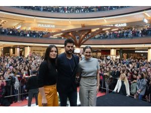 Kardeşim Benim 2’nin İzmir gösteriminde izdiham kalabalık