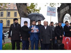 Trabzon’da yağmur altında "Kudüs" Protestosu