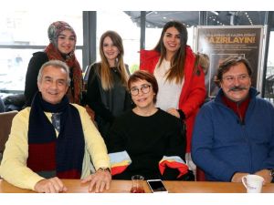 Aşkı Memduh tiyatro oyuncuları Nissara AVM’de söyleşiye katıldı