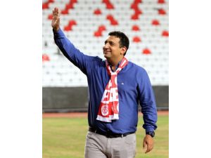 Antalyaspor Başkanı Ali Şafak Öztürk görevi bıraktı
