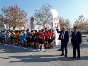 Kros Yarışmaların Startını İl Milli Eğitim Müdürü Osman Elmalı Verdi