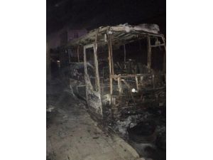 Büyükçekmece’de otobüs alev alev yandı