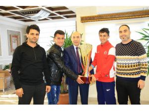 DÜ öğrencileri Türkiye şampiyonu oldu