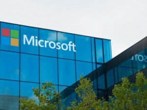 Microsoft, 1 trilyon dolara ulaşan ilk şirket olabilir