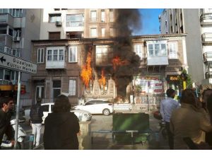 İzmir’de kafede korkutan yangın