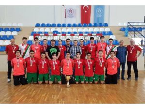 Karşıyaka Belediyespor şampiyonluk yolunda