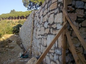 Melikgazi Belediyesi 2017’de 490 metre istinat duvarı yaptı