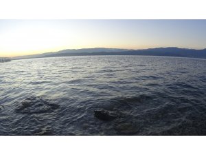 Kurulan kamera ile gölün gün doğumu ve batımı gözlendi