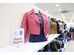 Eyüpsultan Belediyesi’nin ‘Şefkateli Mağazası’ ihtiyaç sahiplerine desteğini sürdürüyor